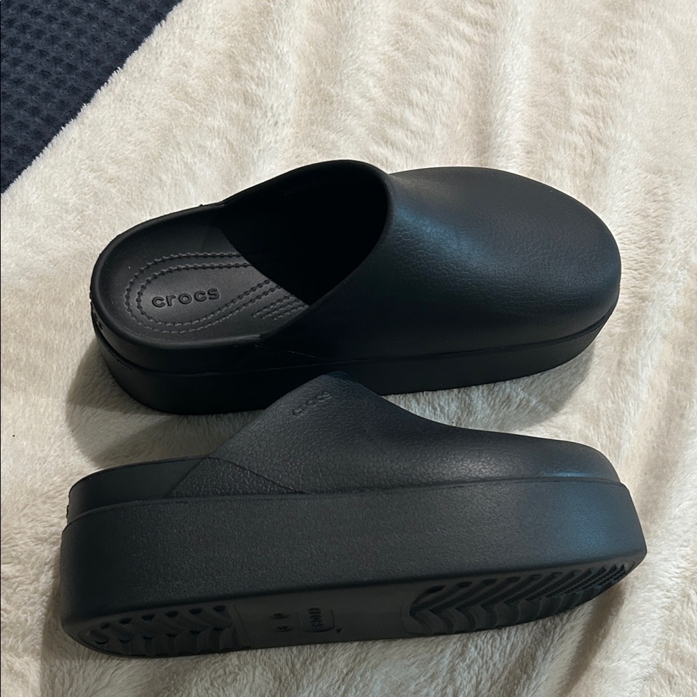 CROCS Black Dylan clogs